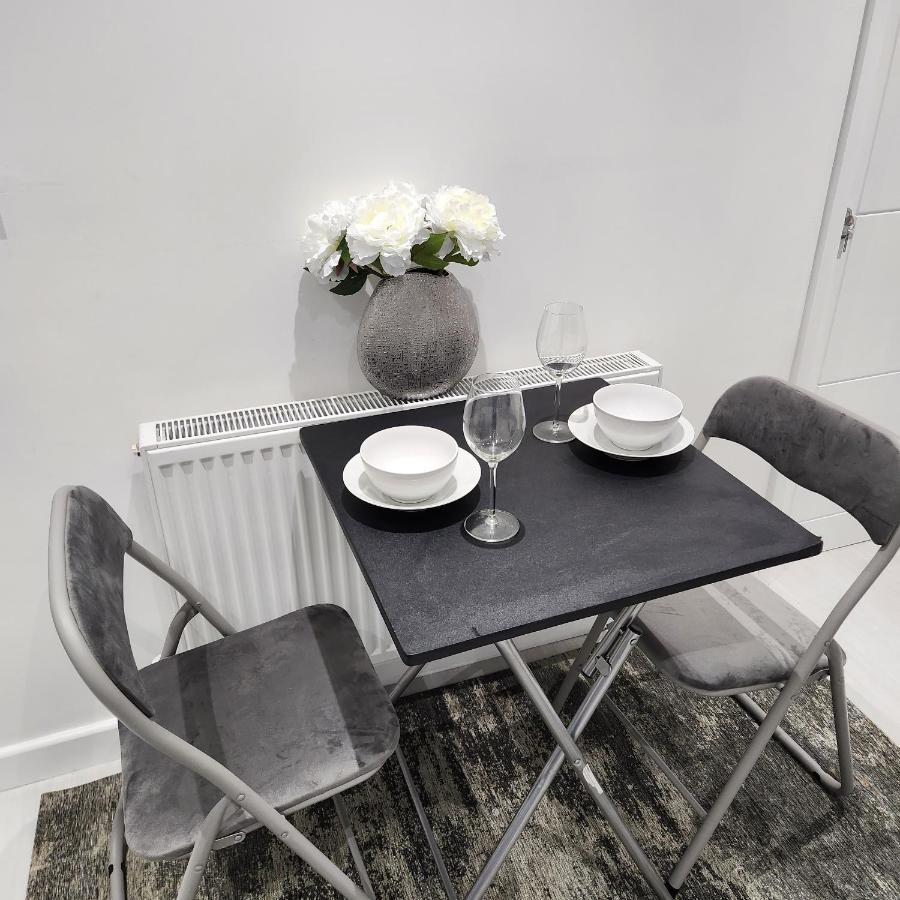 Comfy Diamond Ensuite Room Maidstone With Free Parking And Speedy Wifi Экстерьер фото