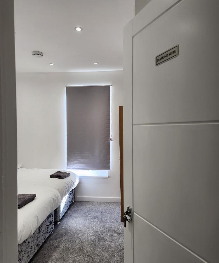 Comfy Diamond Ensuite Room Maidstone With Free Parking And Speedy Wifi Экстерьер фото